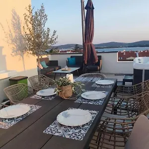  Apartament Penthouse Aurelia, Rooftop Terrace & Jacuzzi